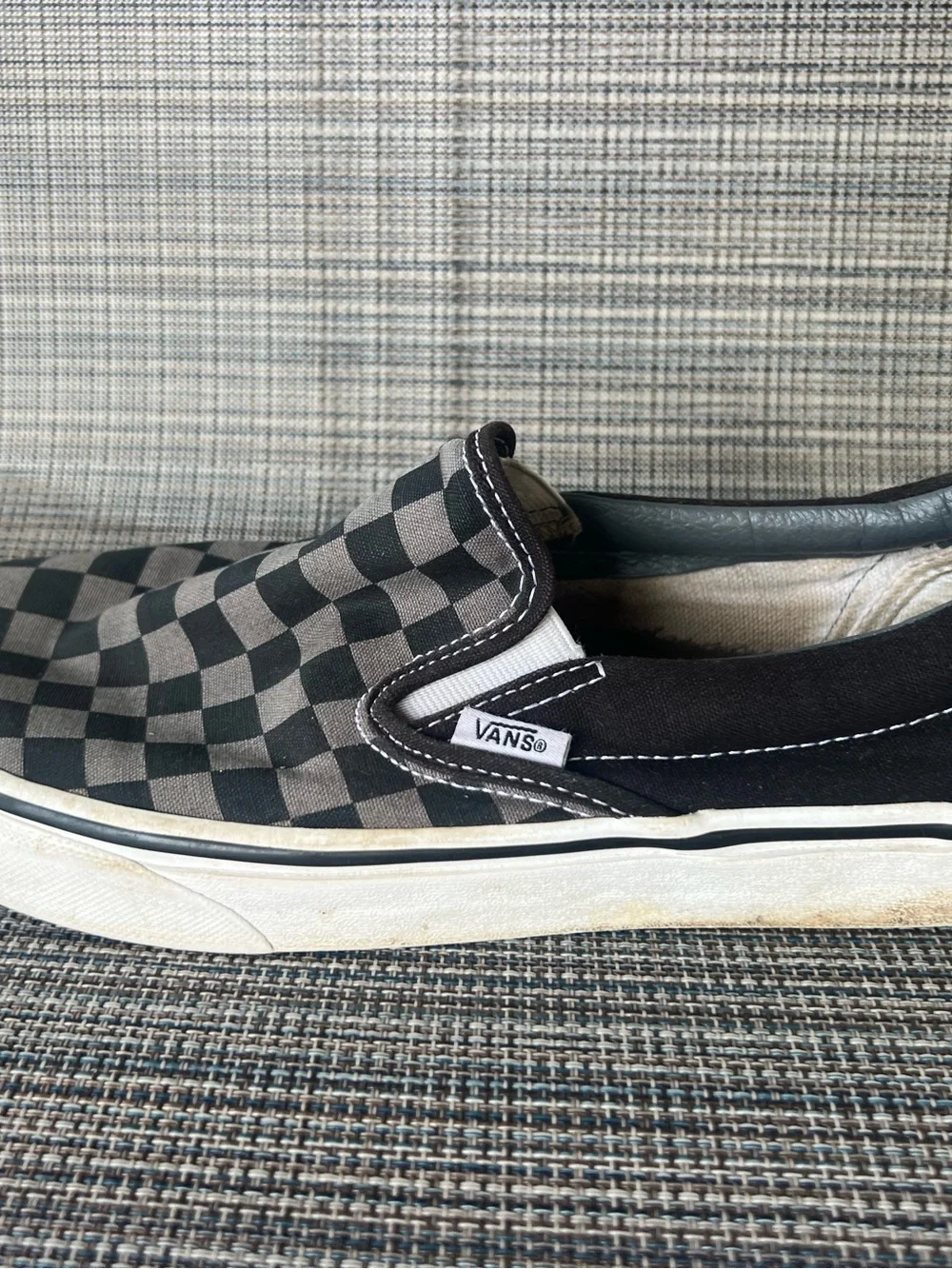Vans Checkerboard Men’s Slip-On Sneakers - Black/Grey - size 9.0